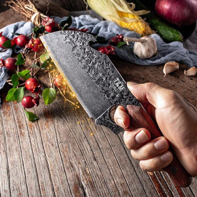 T&amp;M Knives® – Gehämmertes Kochmesser mit Öffner